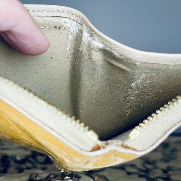 Louis Vuitton Yellow Vernis Monogram Wallet - Picture 8 of 8